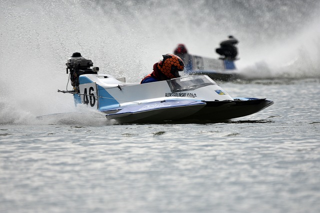 揭秘那些看似P图实则真实存在的照片,姚明泳池中似灭霸.